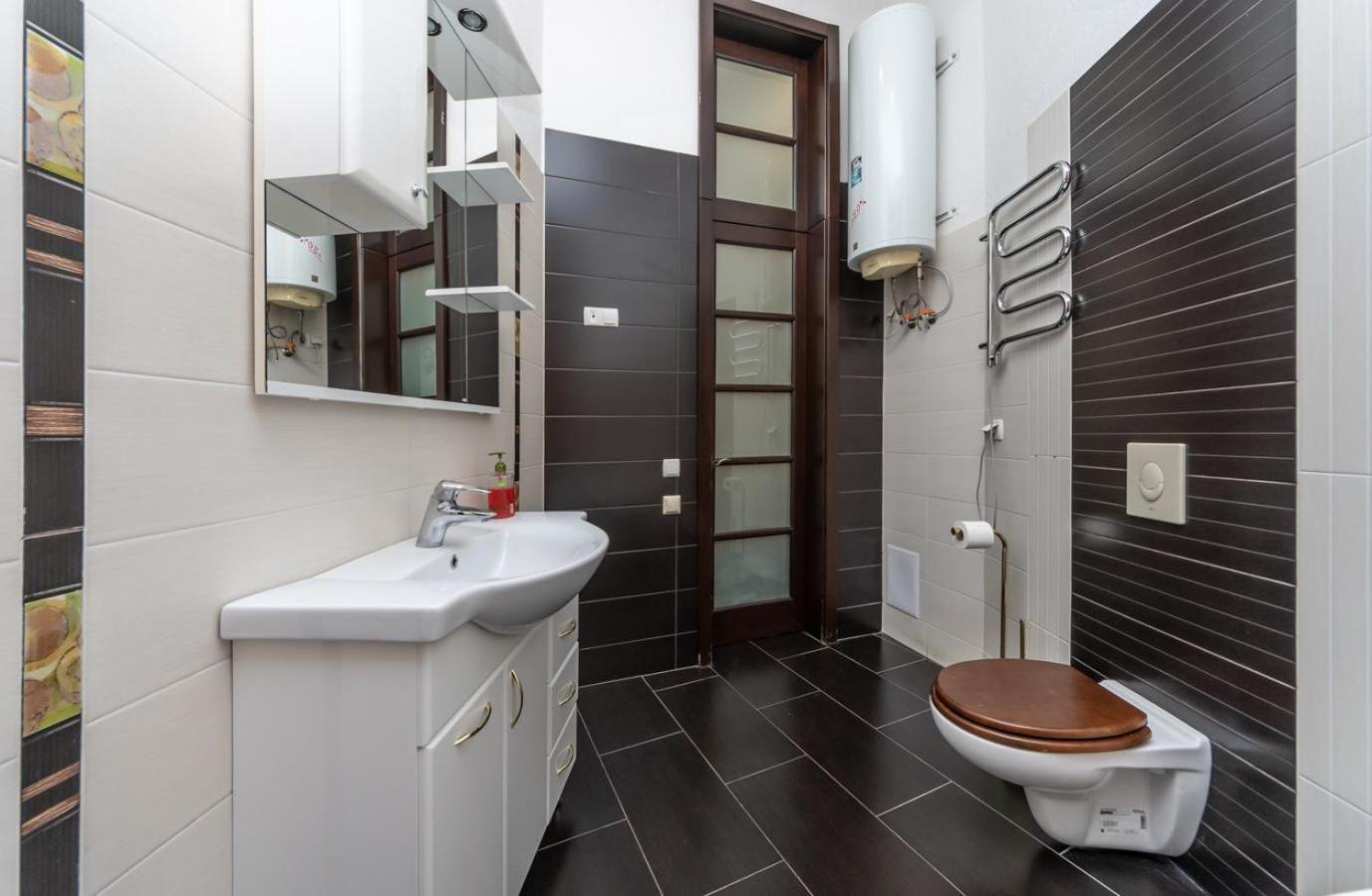 Comfortable Apartment On Mikhaylovskiy Lane 基輔 外观 照片